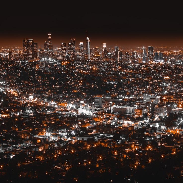 Parents evaluating schools in Netherlands